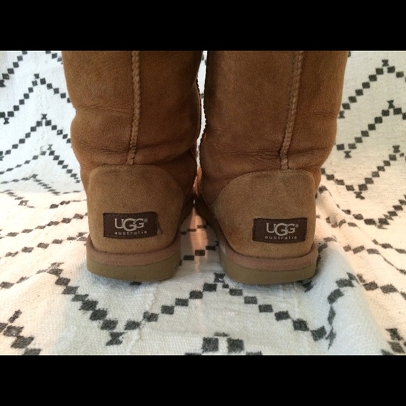 Uggs Tall Chestnut size 7 - Picture 2 of 6
